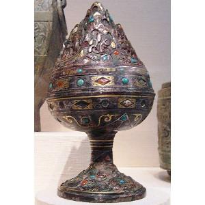 A Chinese Western Han Period (202 BC – 9 AD) bronze incense burner with gold, silver, turquoise, and carnelian inlaid decoration.Freer and Sackler Galleries, Washington D.C. Wikimedia commons. Western Han incense burner
