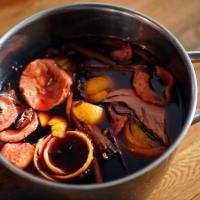 Swedish mulled wine steeping, Mr. choppers via Wikimedia commons. Swedish mulled wine steeping, Mr. choppers via Wikimedia commons.
